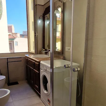 Bellissima Bagno Privato Piazza Galilei Kwatera prywatna Cagliari